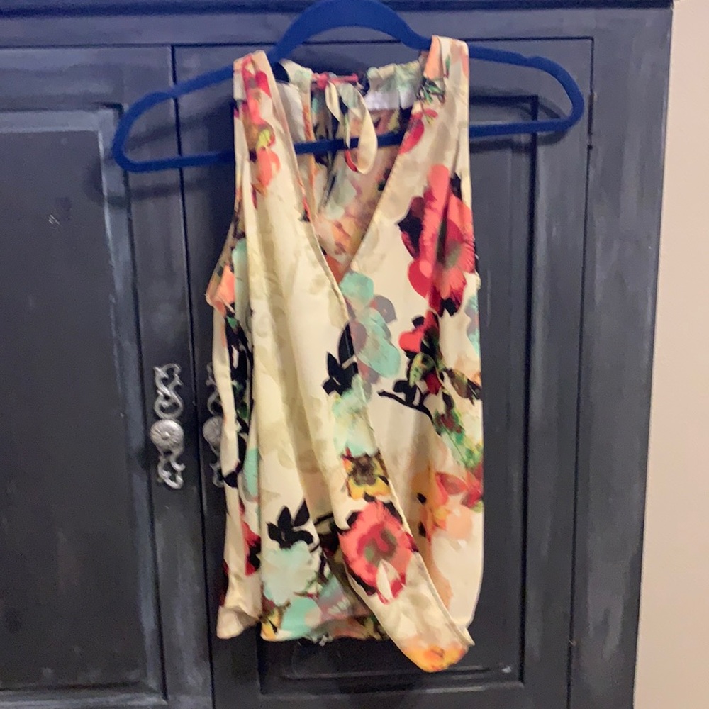 Tie back halter
PRICE DROP!
